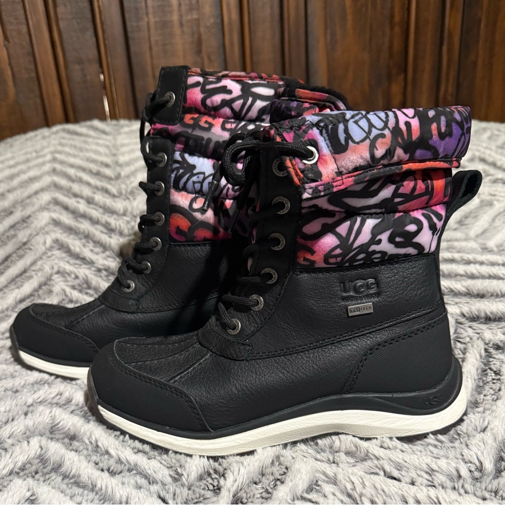 (NWOT)UGG Women's Adirondack III Graffiti Waterproof Boots - Picture 2 of 12
